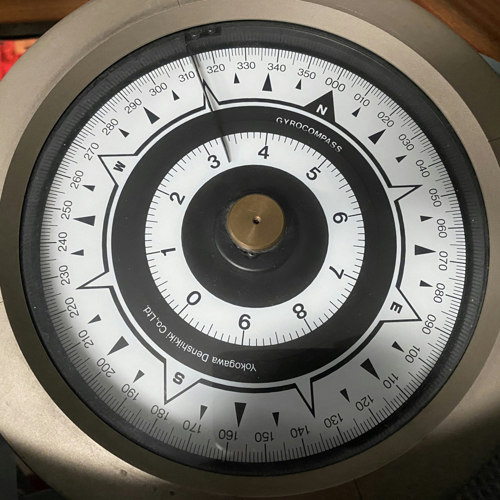 Marine-Gyrocompass