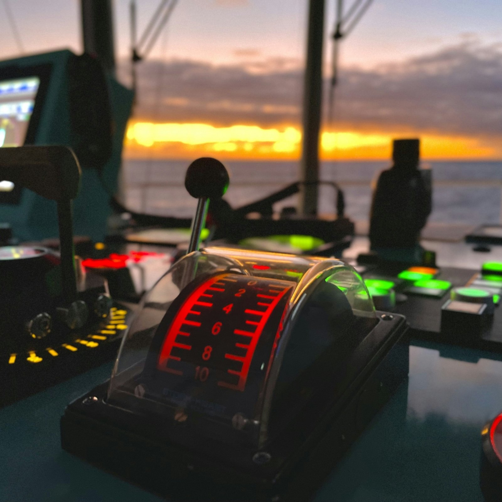 Marine-Thruster-Control-System2